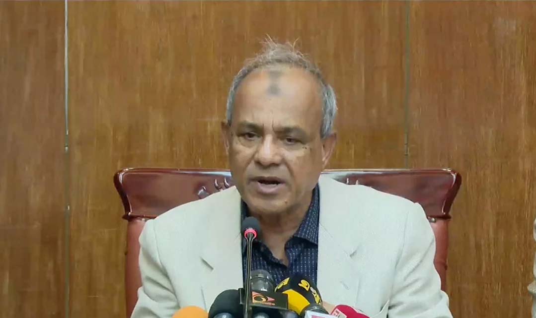 অবরোধের নামে ভাঙ্গায় বর্বরতা, ট্রেন আটকে যাত্রীদের নামিয়ে দেওয়া হয়