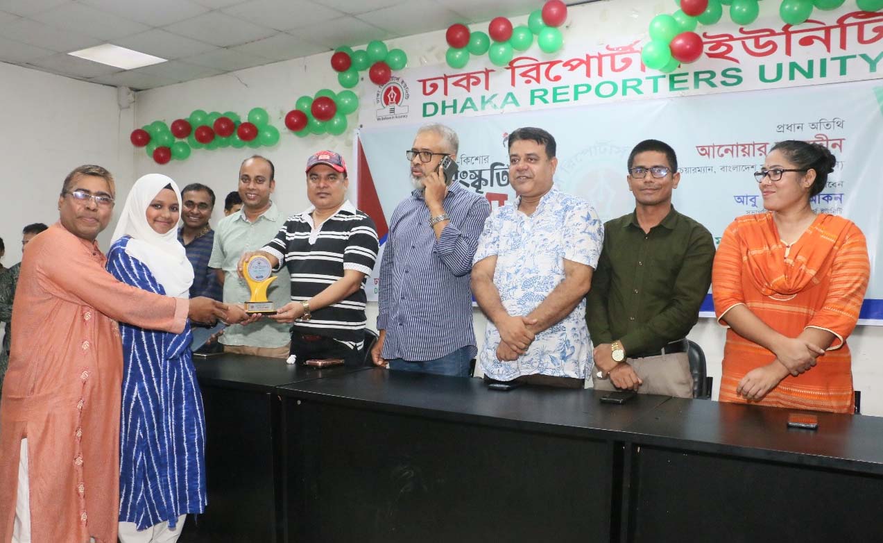 শিশুদের হাতে মোবাইল না দিতে আহ্বান বাসস চেয়ারম্যানের