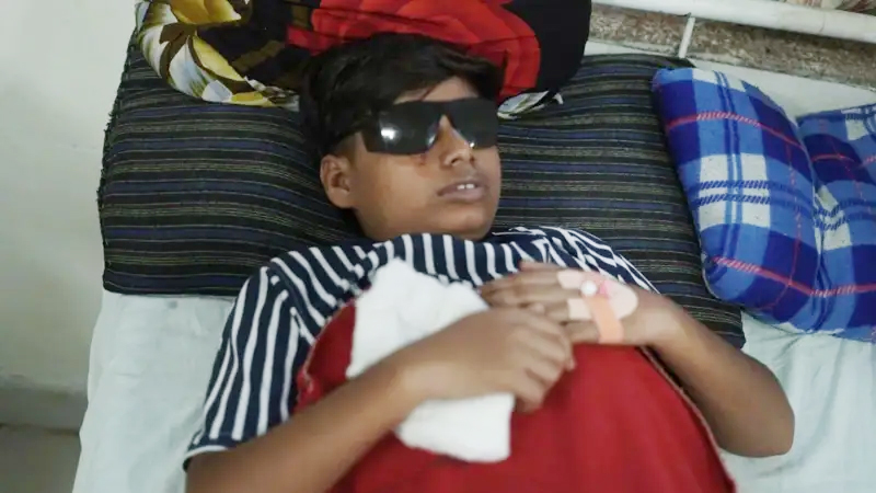 দিওয়ালিতে কার্বাইড গান বাজি ফেটে অন্ধ বহু শিশু-কিশোর