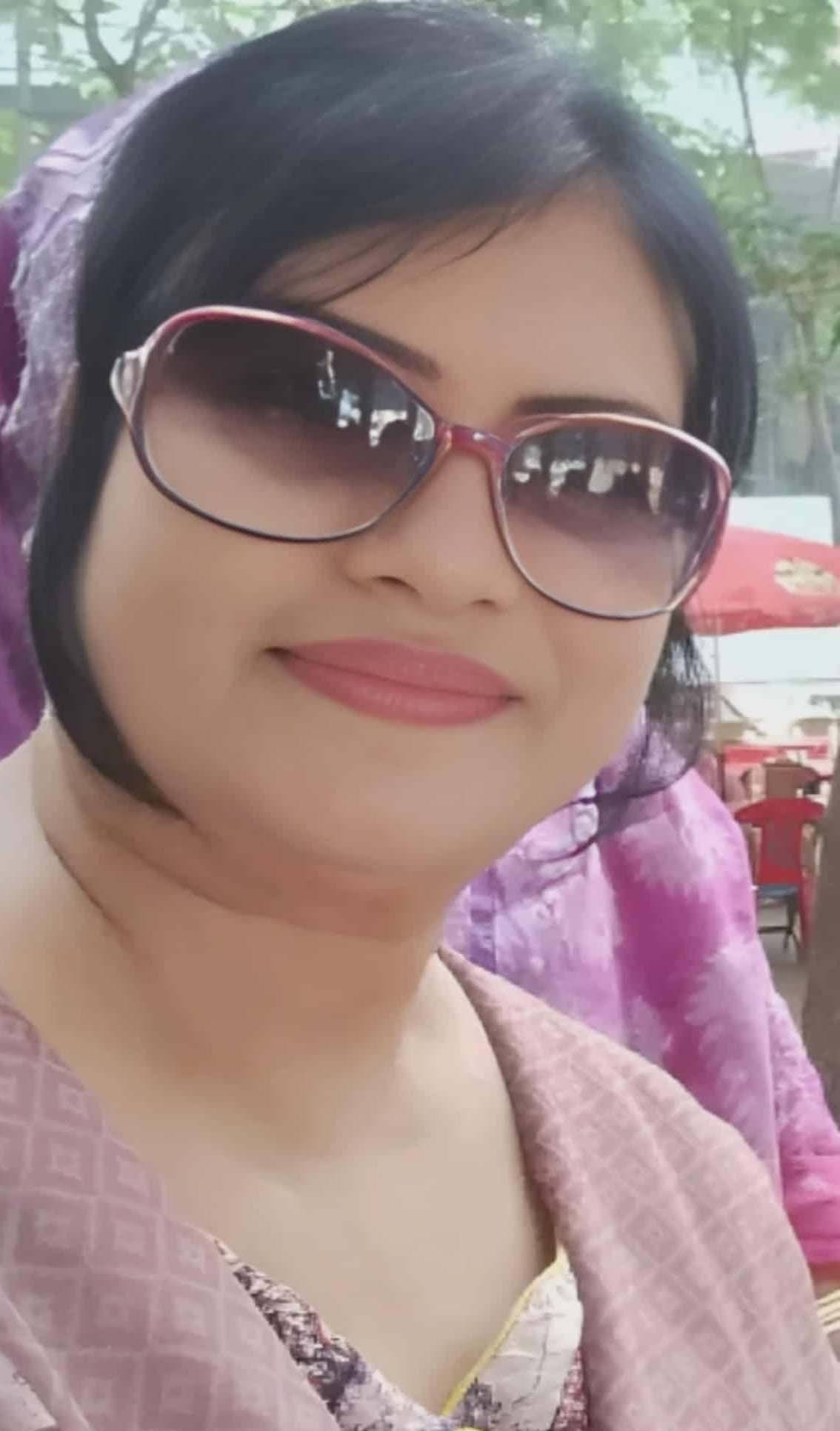 শিল্পীরা সুরের আত্মা, তাদের বাস কমল ছায়ায়