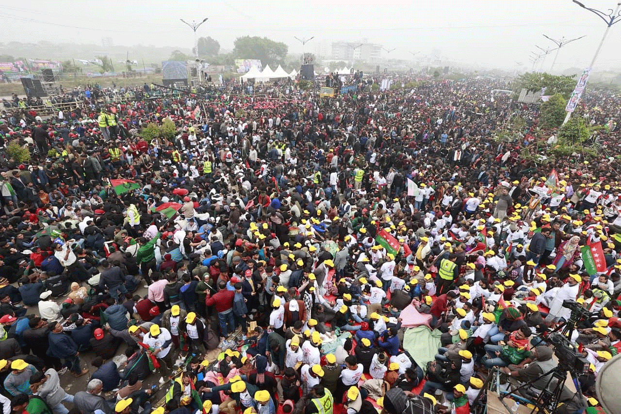 জনসমুদ্রে দাঁড়িয়ে তারেক রহমানের ঘোষণা নিরাপদ বাংলাদেশ গড়ার চাই