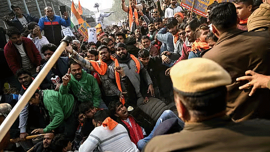 ভারতের  নয়াদিল্লিতে অবস্থিত বাংলাদেশ  হাইকমিশনের সামনে ফের বিক্ষোভ