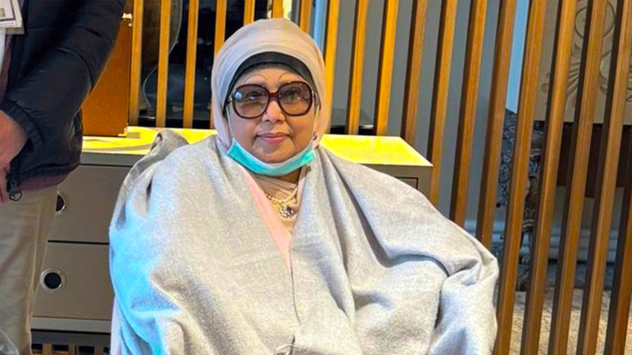 হাসপাতালে চিকিৎসাধীন বিএনপির চেয়ারপার্সন খালেদা জিয়া