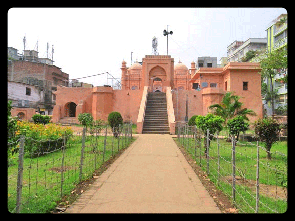 ঐতিহ্য আর স্থাপত্যের অনন্য সমন্বয়: লালবাগের খান মোহাম্মাদ মৃধা মসজিদ