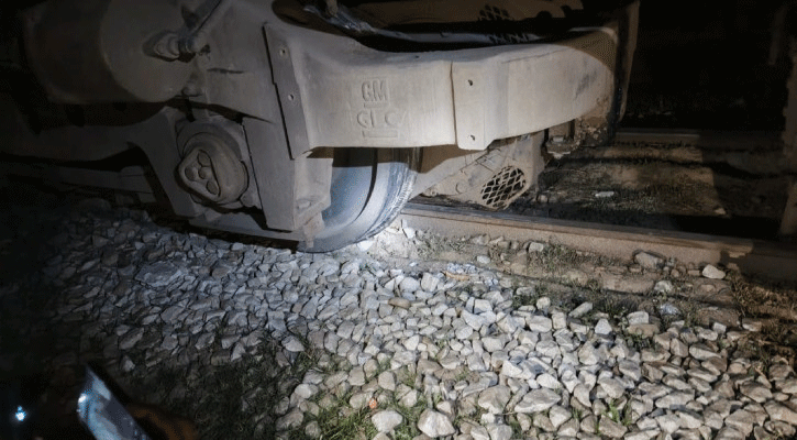 মনোনয়ন দ্বন্দ্বে রেলপথে নাশকতা, রেললাইন খুলে ফেলায় অগ্নিবীণা এক্সপ্রেস লাইনচ্যুত