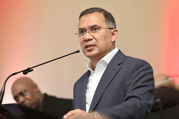 মায়ের কাছে ফেরা দিয়ে শুরু