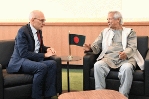 নির্বাচনী প্রক্রিয়ায় ভুয়া তথ্য মোকাবিলায় জাতিসংঘের সহযোগিতা চাইলেন প্রধান উপদেষ্টা