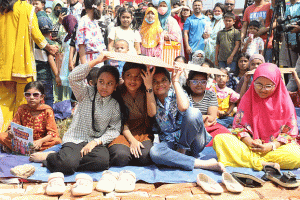 অমর একুশে বইমেলায় পাপেট  শোতে মুখর  শিশুপ্রহর