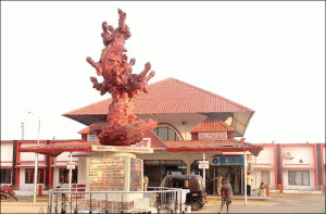 ভাষা শহীদদের স্বীকৃতি আদায়ে স্বর্ণালীর মানবিক যুদ্ধ