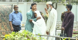 পিলখানা ট্র্যাজেডির ১৭ বছর: অশ্রু, অপেক্ষা আর না-ফেরা মানুষের গল্প