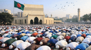 আজ পবিত্র ঈদুল ফিতর, আনন্দ আর মানবিকতার এক অনন্য মিলনমেলা 