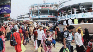 ঈদের ছুটি শেষে ঢাকামুখো মানবঢল, মঙ্গলবার খুলছে অফিস-আদালত