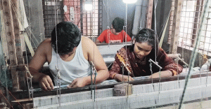 বিশ্ব ঐতিহ্যের জামদানি বুনেও কষ্টের জীবন রূপগঞ্জের তাঁতিদের