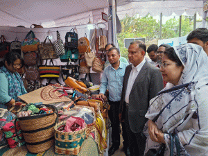 পাটপণ্যের ব্যবহার বাড়াতে উদ্যোগী সরকার: কৃষক-উদ্যোক্তা উৎসাহিত হবে: বস্ত্র ও পাট প্রতিমন্ত্রী