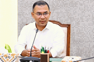 বাড়ির দরজা খুলেই প্রধানমন্ত্রী  বললেন, ‘চলুন, যুদ্ধে যাই’