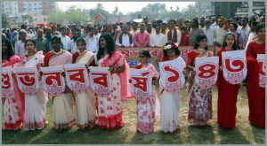 ইটপাথরের নগর জুড়ে উৎসব আমেজে নববর্ষ বরণ