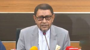 হামের টিকা বিতর্কে তদন্তের ইঙ্গিত, আগে চিকিৎসায় জোর স্বাস্থ্যমন্ত্রীর