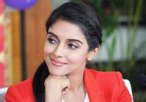 বিয়ের পরই রুপালি পর্দা থেকে বিদায়, এখন কোথায় আসিন?