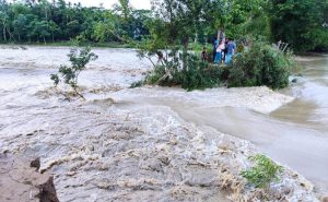৭ জেলায় ভয়াবহ বন্যা প্রাণহানি ৪৪ নতুন করে প্লাবনের শঙ্কা