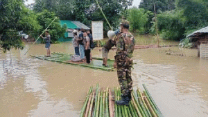 বন্যায় প্রাণিসম্পদ খাতে শতকোটি টাকার ক্ষতি, আক্রান্ত ৩০ লাখের বেশি হাঁস-মুরগি ও প্রায় ৪ লাখ গবাদিপশু
