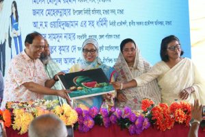 নজরুলের সাম্যের বাণী বুকে ধারণ করে শিক্ষার আলো ছড়াতে চান মঞ্জুরুল কবীর